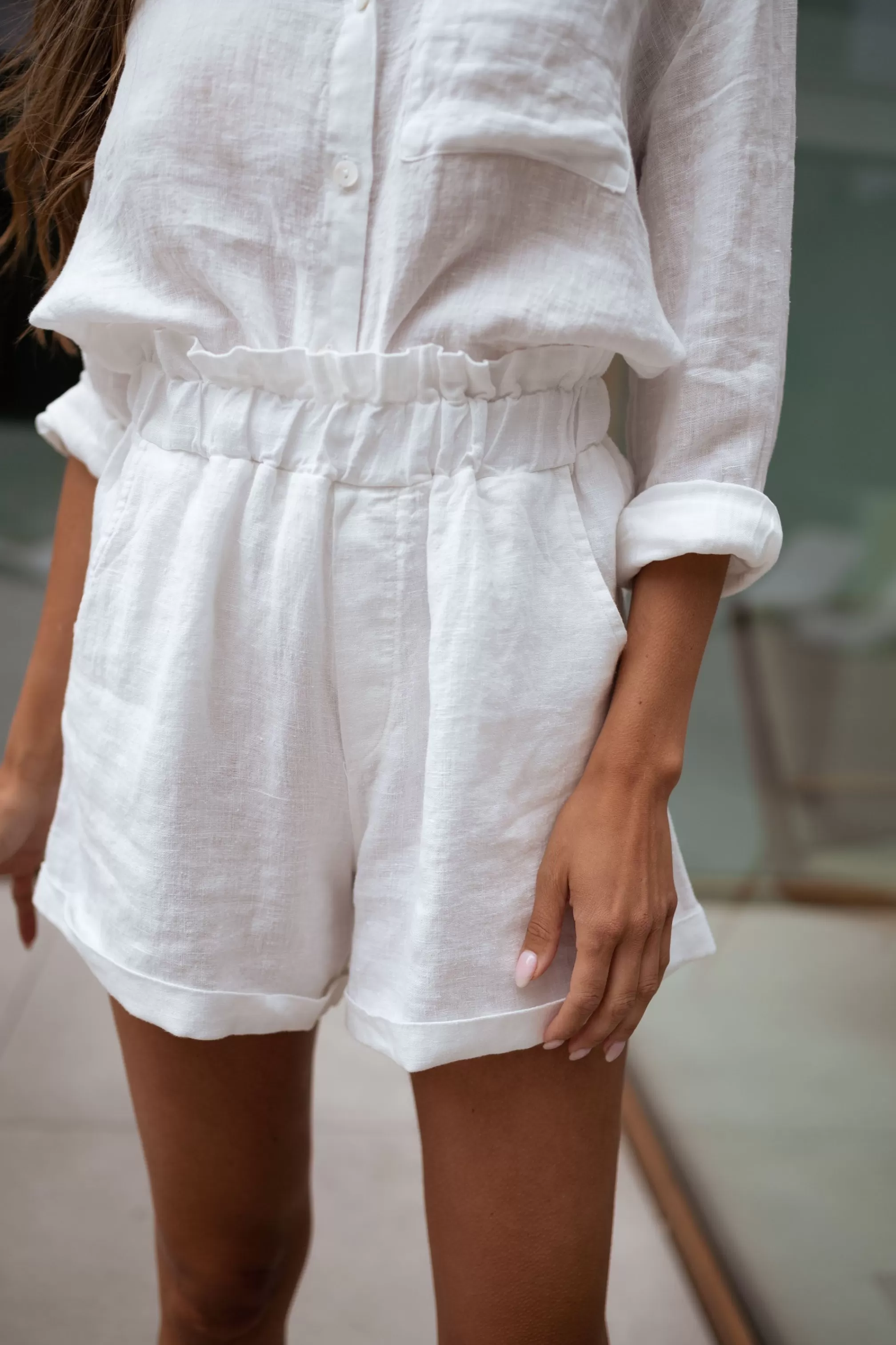 irini_linen_shorts__white_81479-3.webp Irini Linen Shorts - -Easy Clothes Best