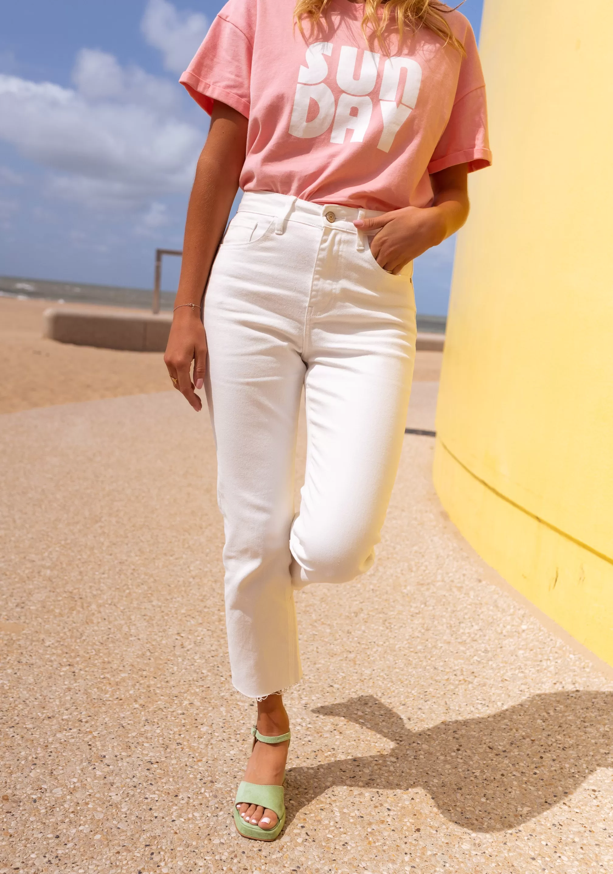 jeans_baptiste_blancjeans_coupe_carotteprtporter_en_ligneeasy_clothes_79811-3.webp Jeans Baptiste Blanc | Jeans Coupe Carotte | Prêt-à-porter En Ligne | -Easy Clothes Discount