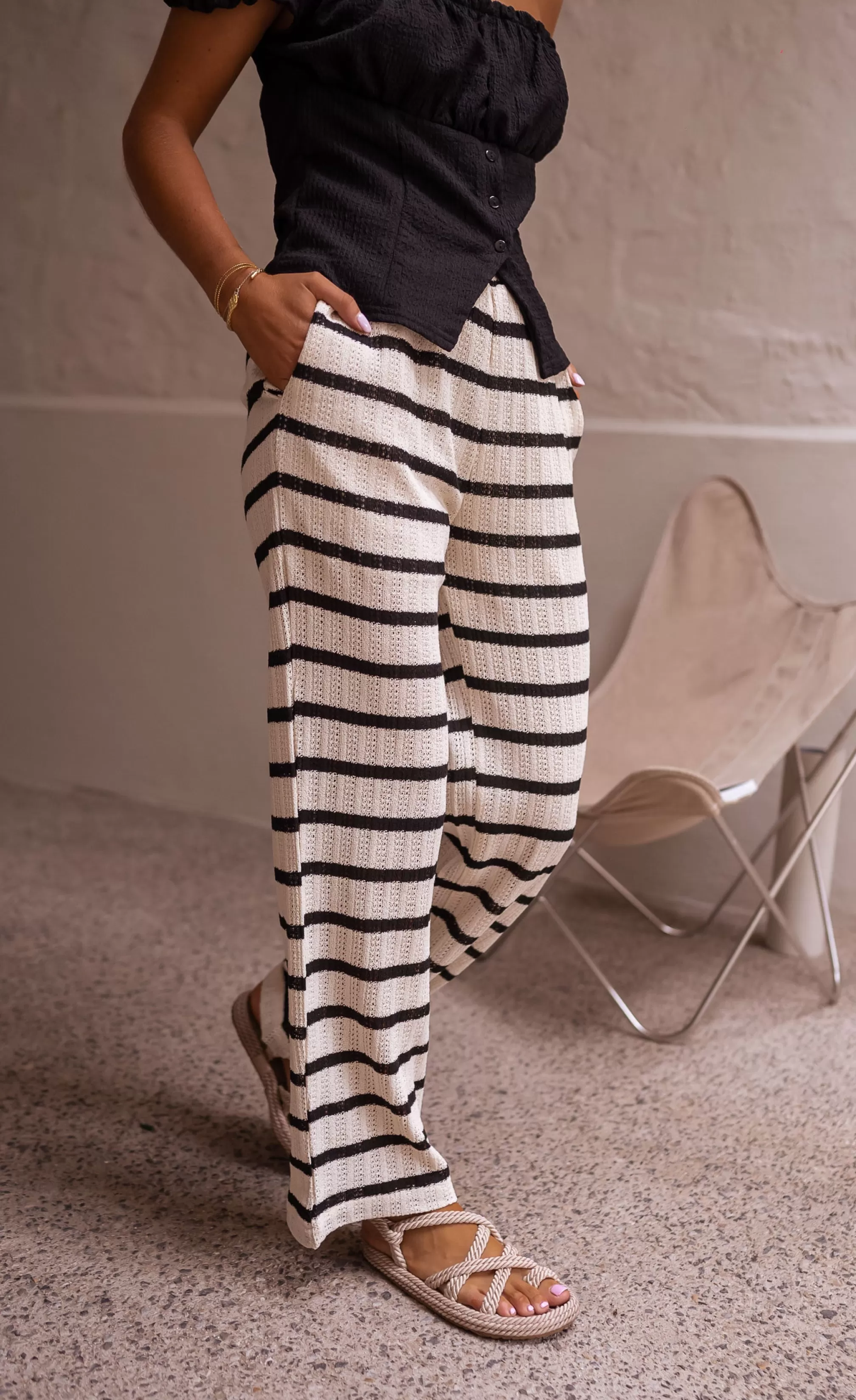 pants_exe__online__ecru_amp_black__crochet_78406-2.webp Pants Exe - -Easy Clothes Cheap