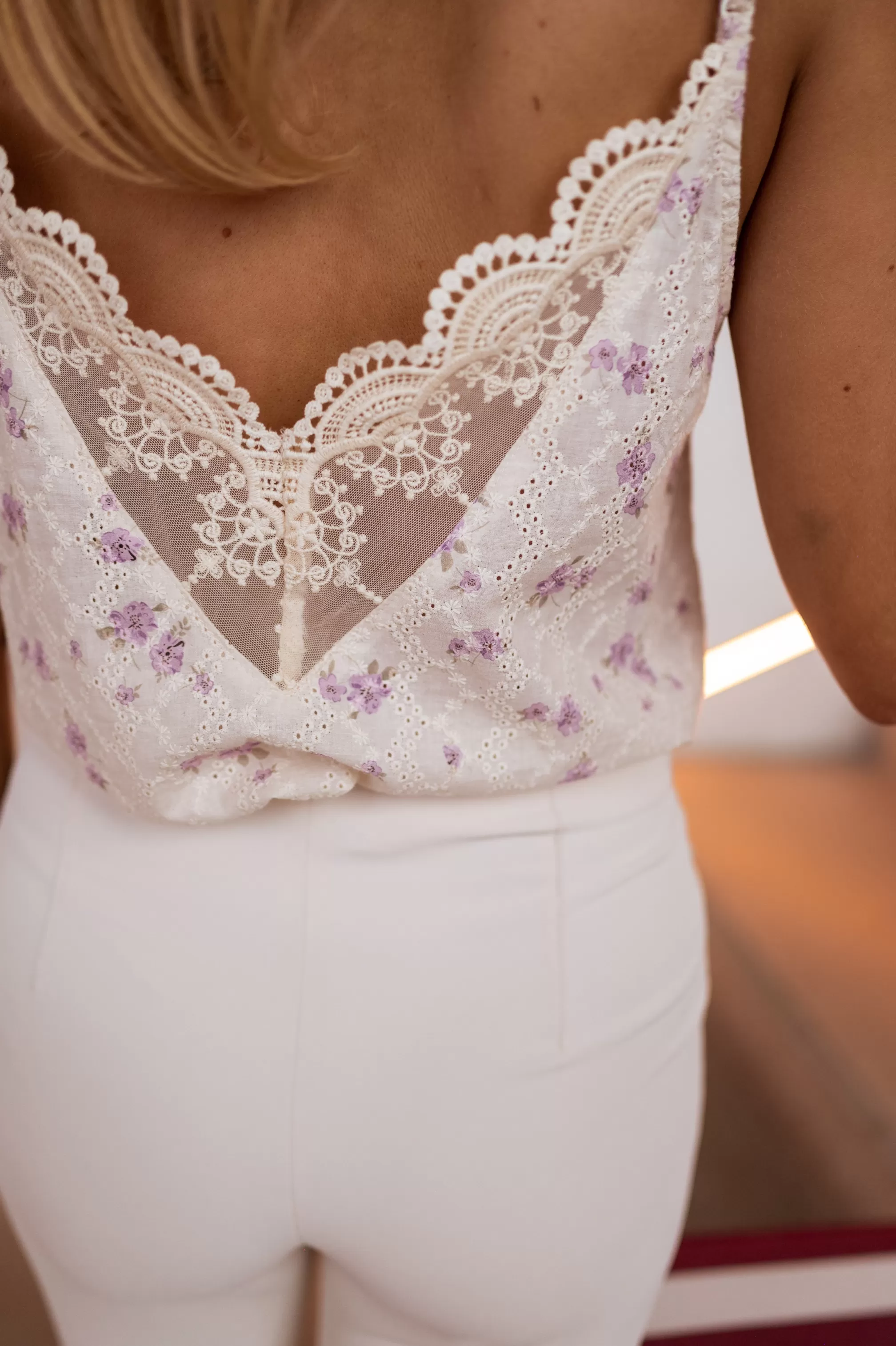 TOP Auda Ecru With Flowers Purple | Light Flower Top | Ready To-Porter Online | -Easy Clothes Flash Sale