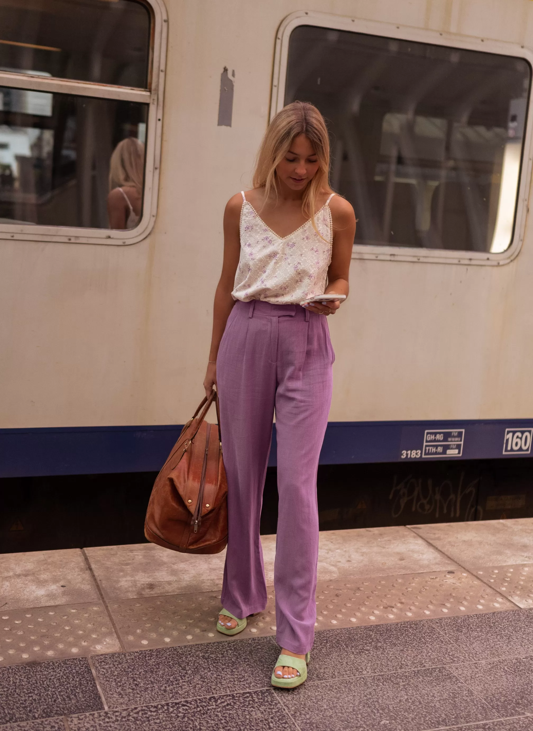 TOP Auda Ecru With Flowers Purple | Light Flower Top | Ready To-Porter Online | -Easy Clothes Flash Sale