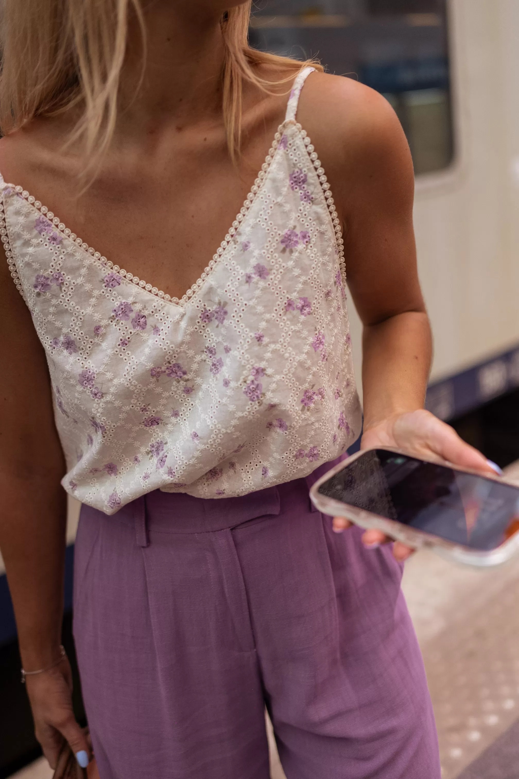 TOP Auda Ecru With Flowers Purple | Light Flower Top | Ready To-Porter Online | -Easy Clothes Flash Sale