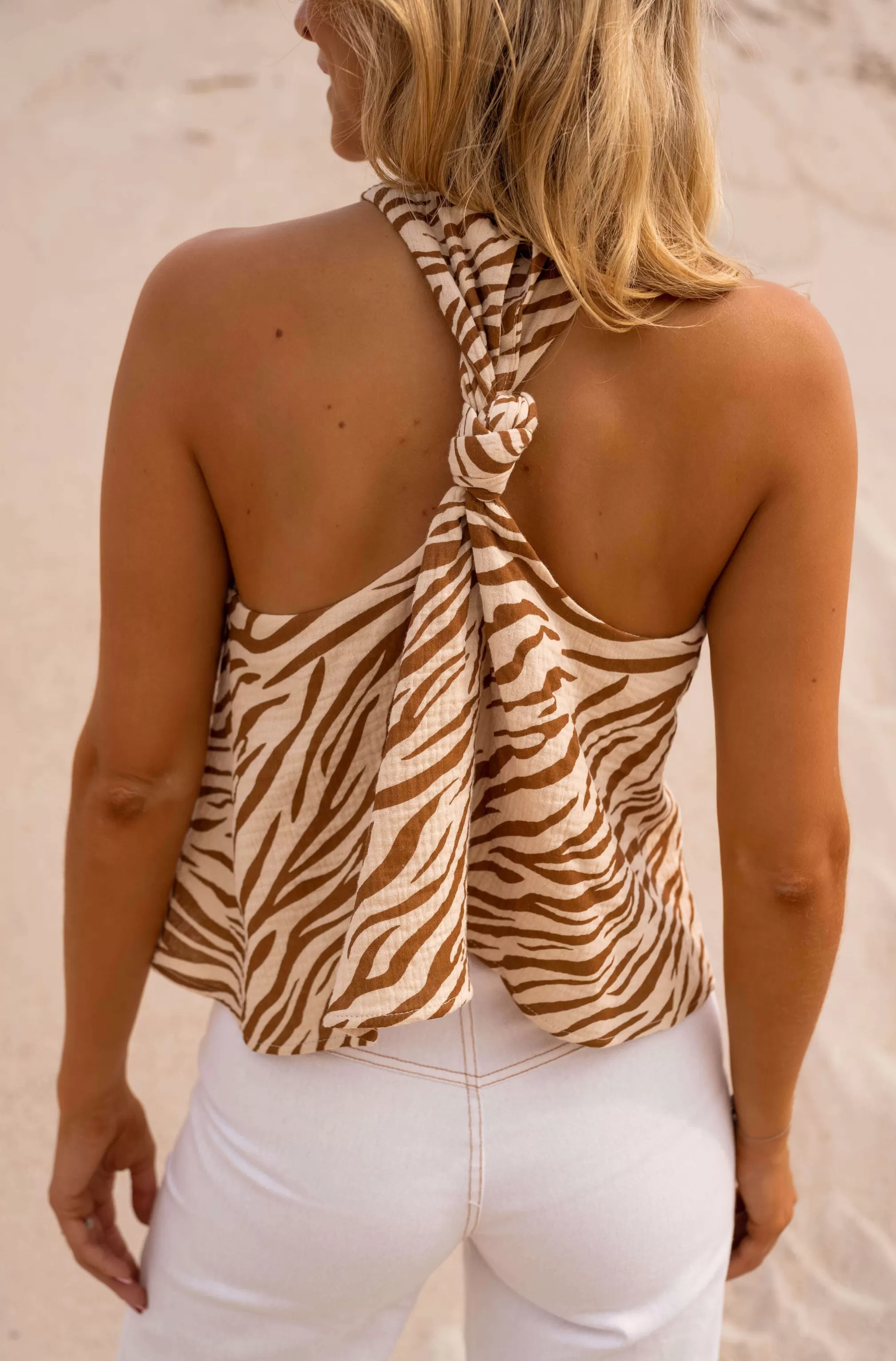 top_beca__zebra_brown_and_beige__crossing_in_front_98693-5.webp Top Beca - -Easy Clothes Outlet